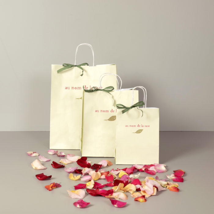 Petali di rose fresche