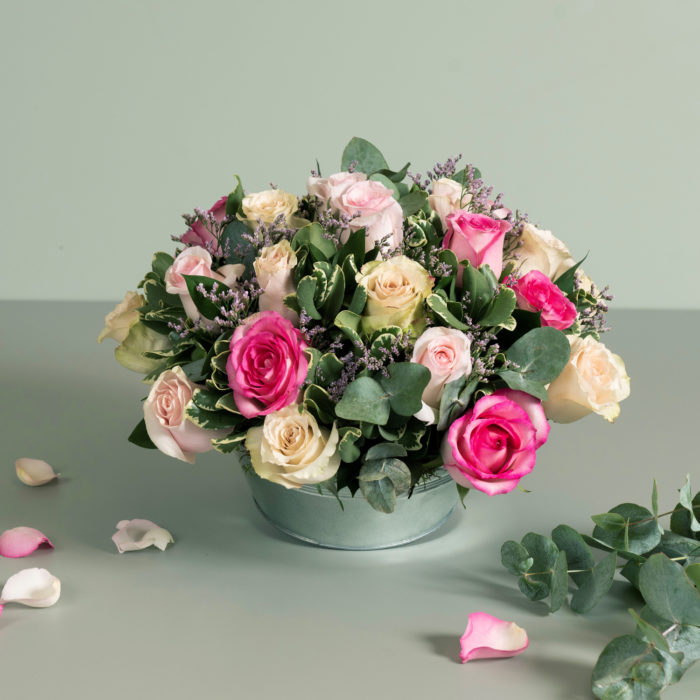 Centrotavola di rose fresche